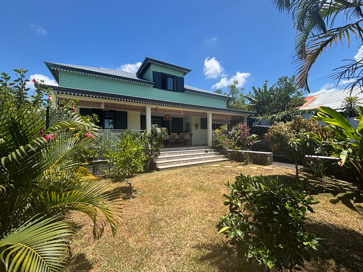 A VISITER IMMEDIATEMENT - EXCEPTIONNELLE VILLA A SAINT PIERRE