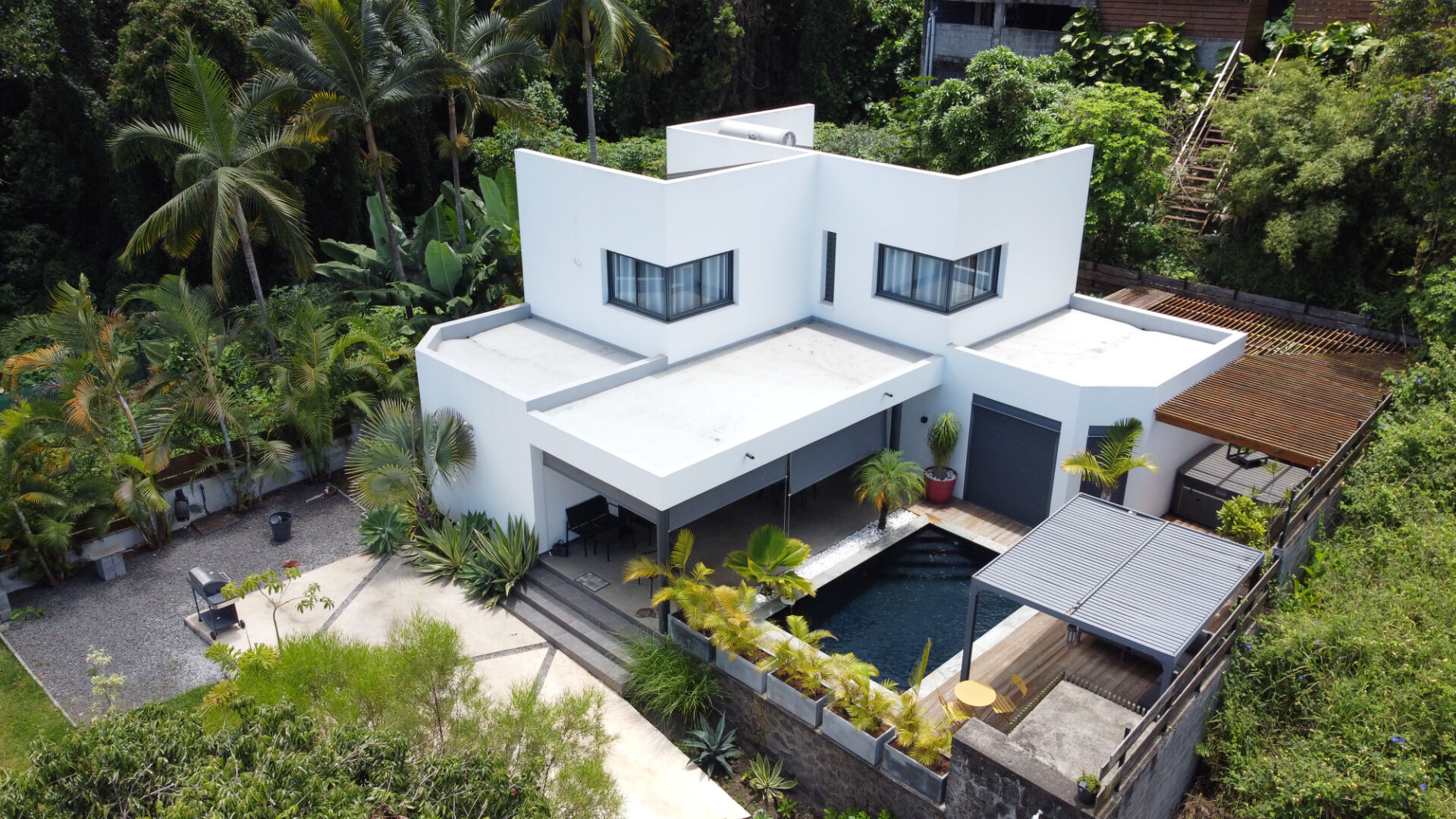 Villa contemporaine de 2020 avec vue mer et piscine, Le Tampon / Bras de Pontho