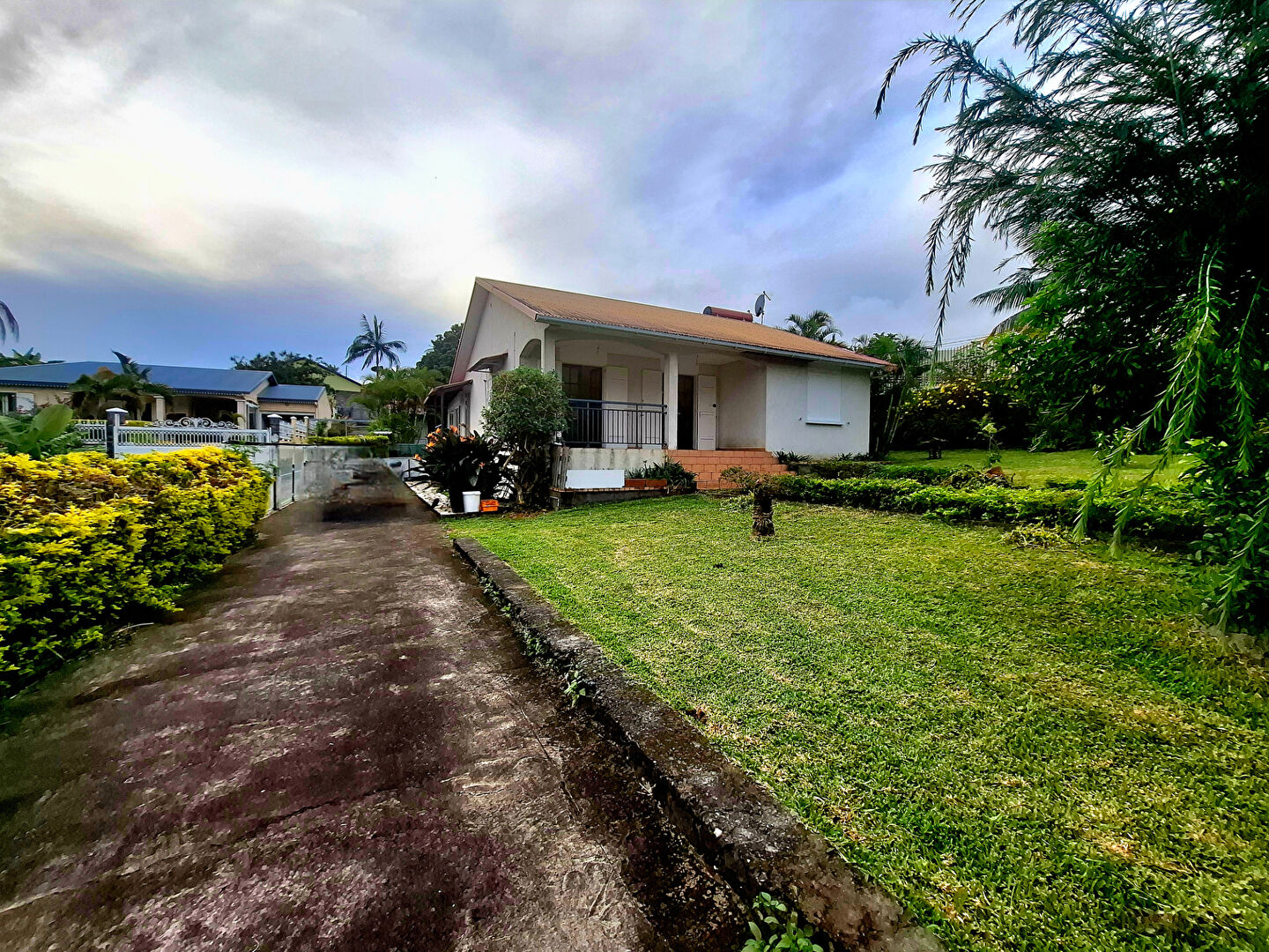 Maison Le Tampon 4 pièce(s) 125 m2 - parcelle 940 M2