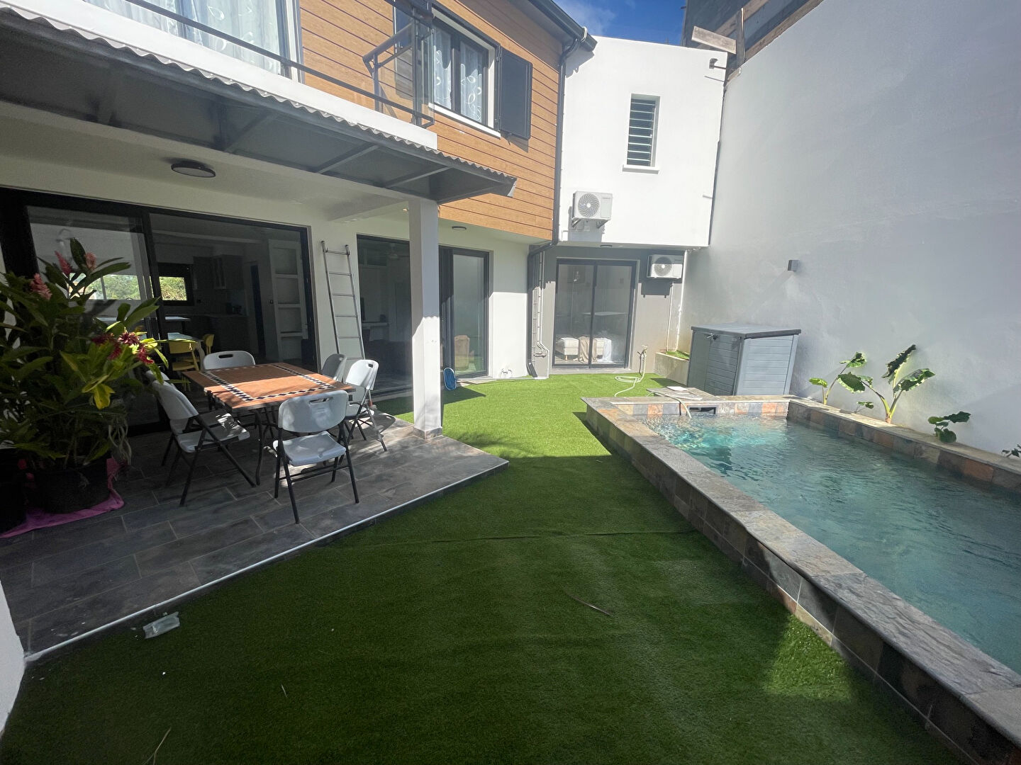 Terre Sainte Villa neuve T7 avec piscine