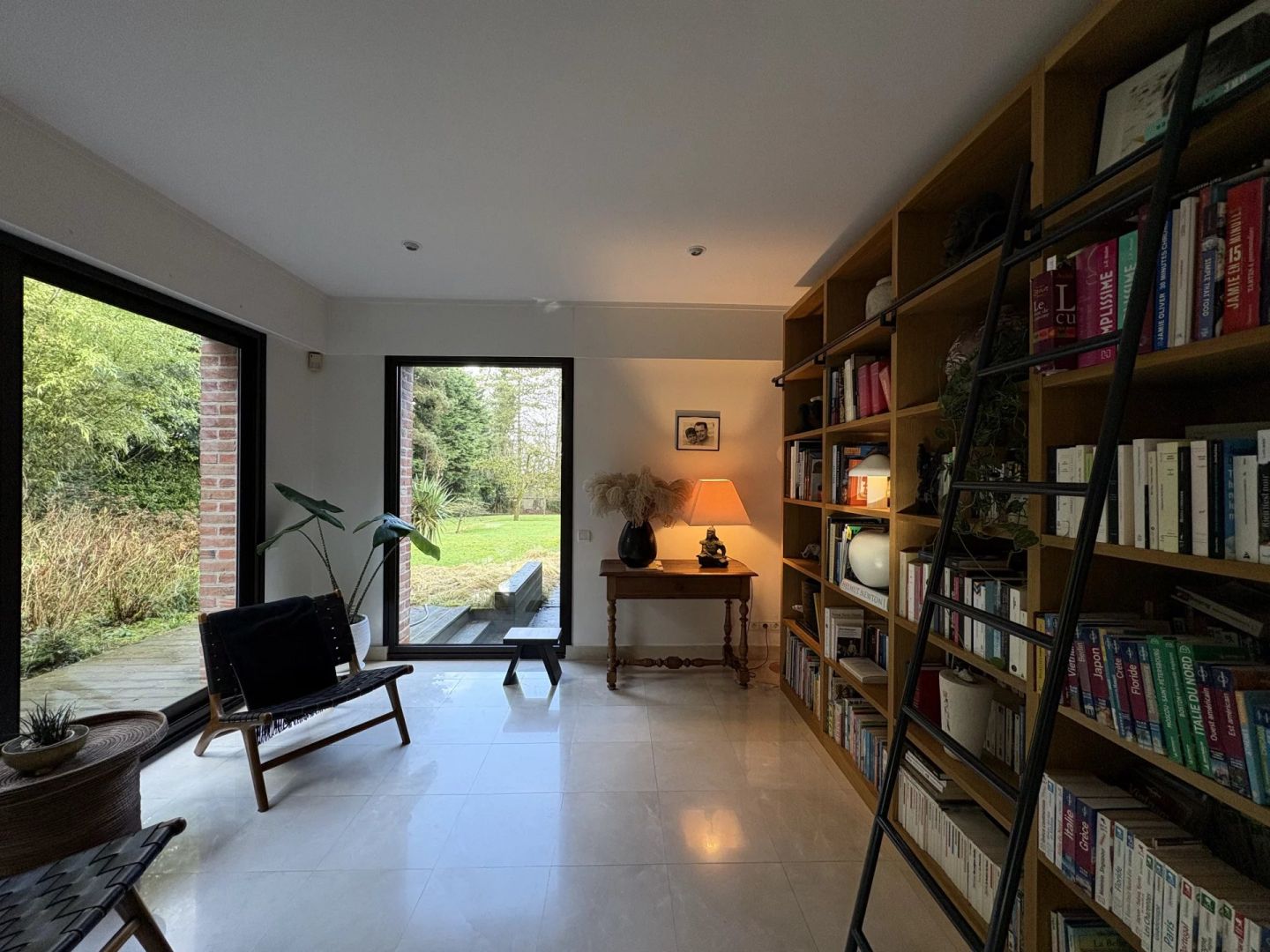 Photo Maison Contemporaine Sur 4000m2 image 4/6