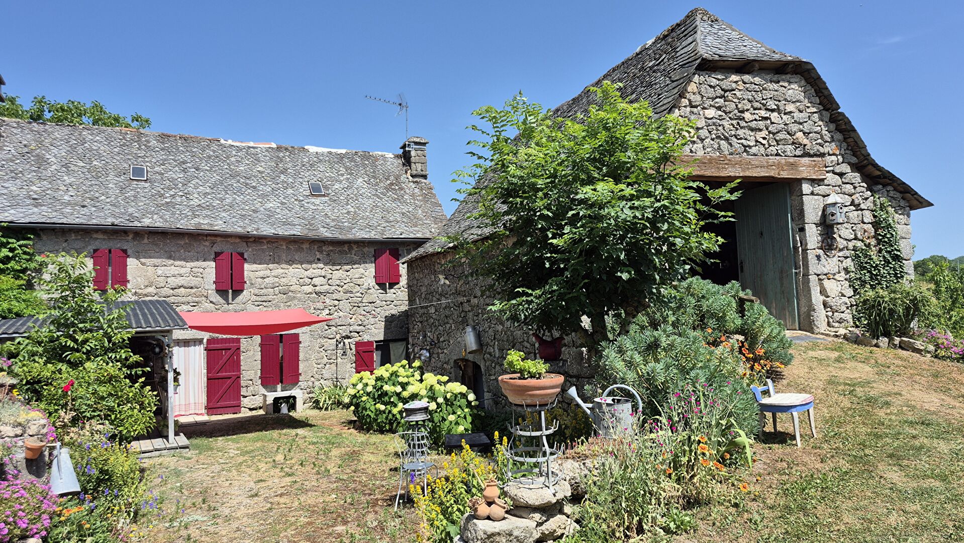 CAMPUAC, ensemble immobilier sur une parcelle de 2000 m²