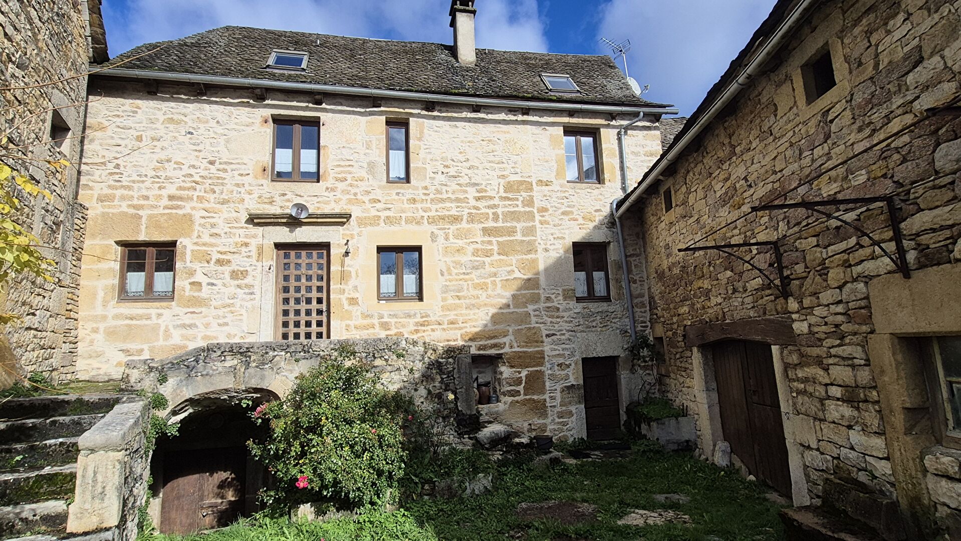 Maison T5 de 127 m², garage, grange/étable, terrain de 1100 m²