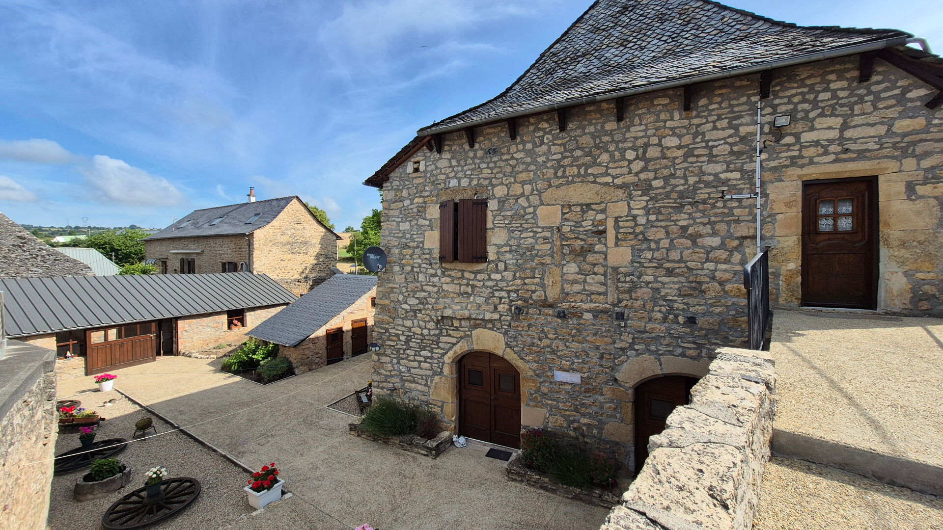 Maison en pierres, terrain, à 10 min d'Espalion, COUBISOU
