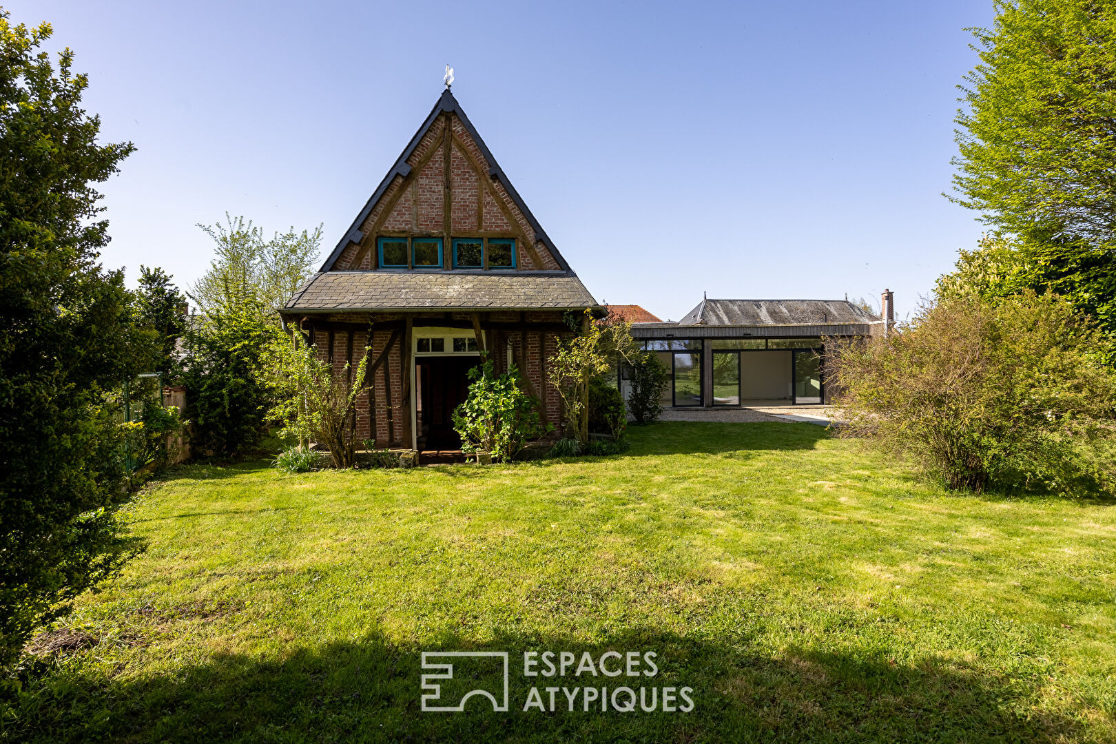 Grande longère de caractère à la campagne, ideale pour la famille