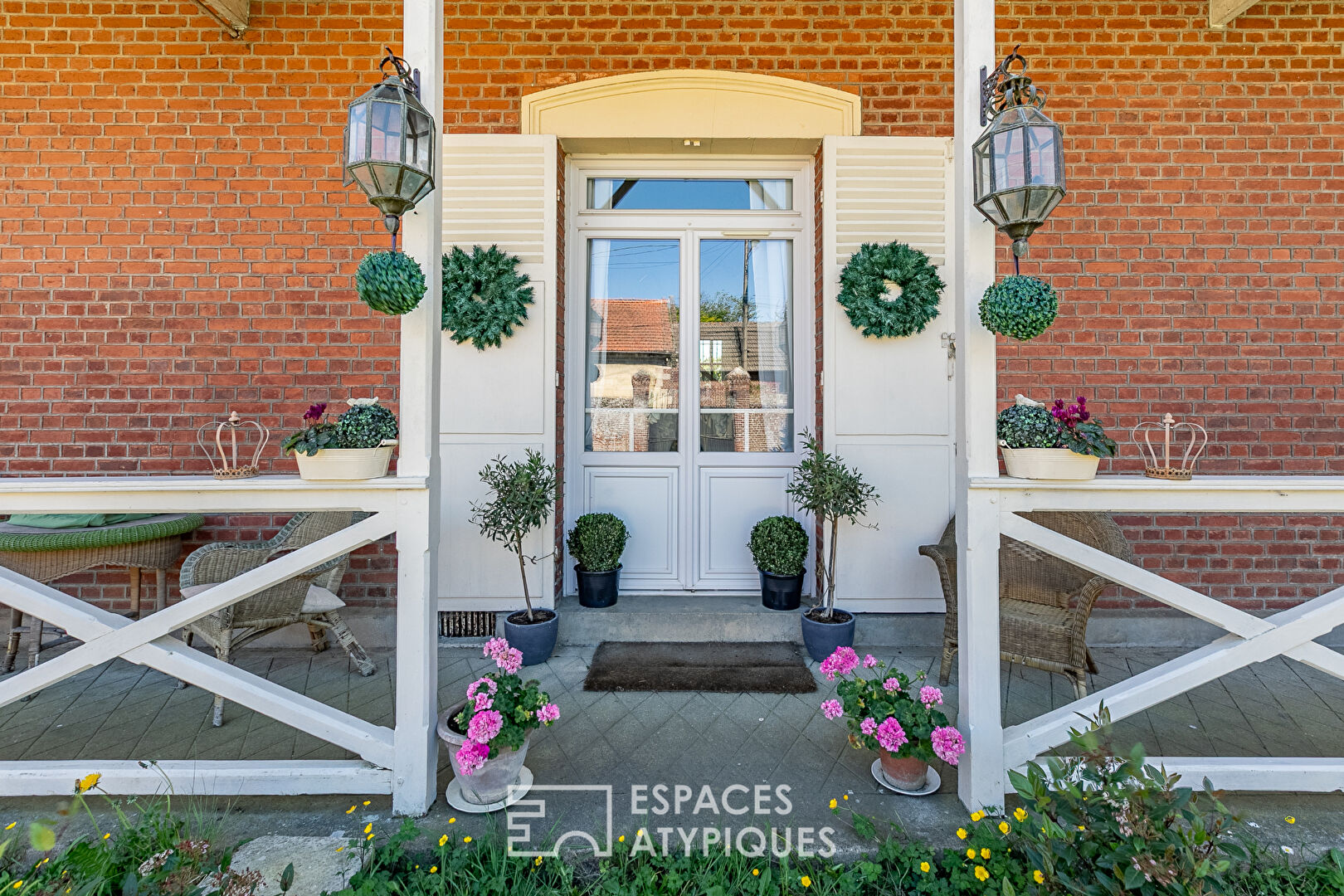 Maison de famille rénovée avec jardin et dépendances