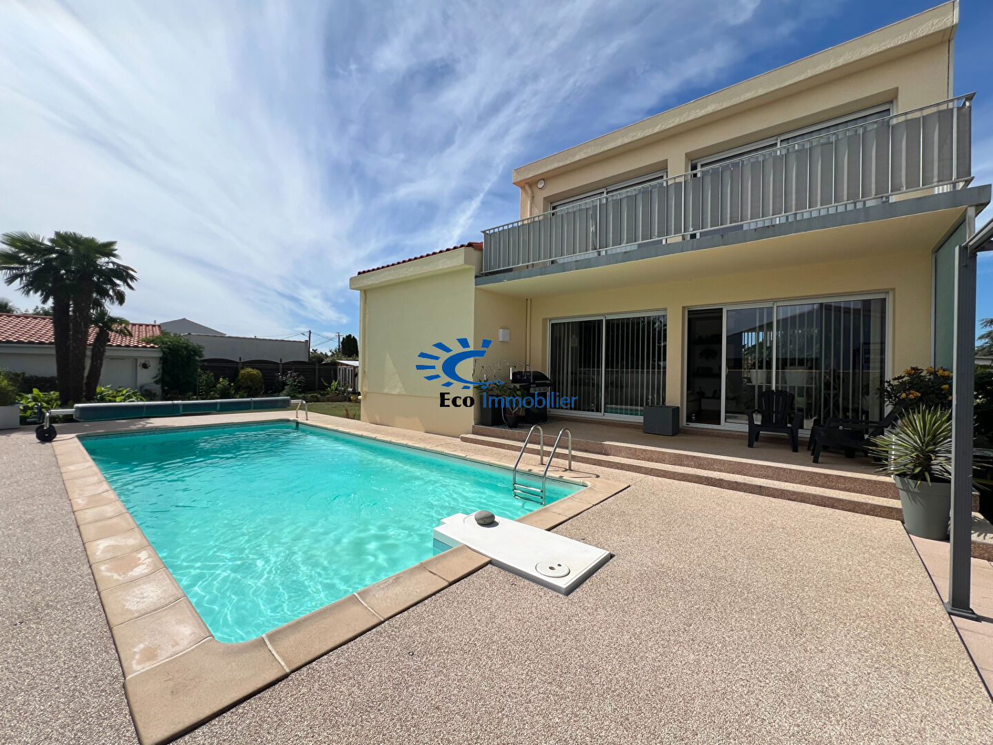 DOMPIERRE SUR MER MAISON 6 CHAMBRES PISCINE JARDIN GARAGE