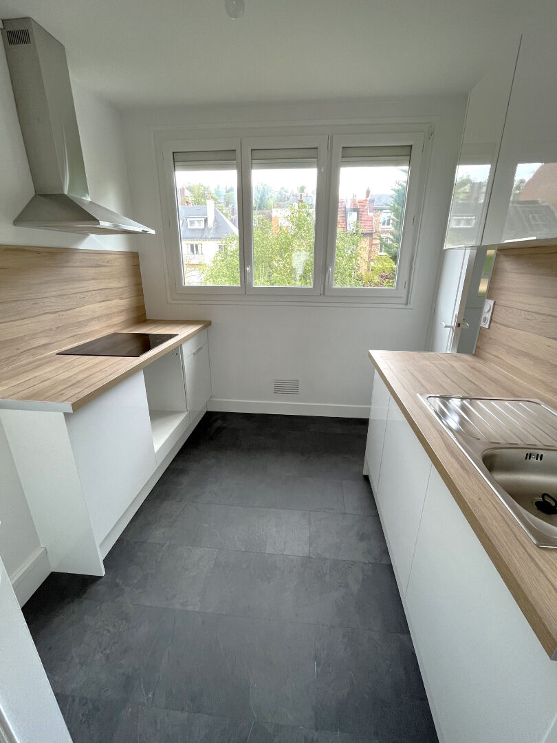 Appartement rénové 4 pièces de 80m² avec balcon - Rouen droite - Secteur Préfecture