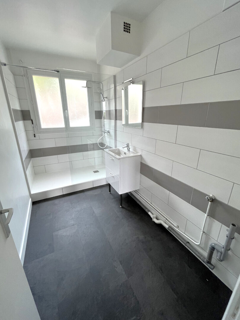 Photo Appartement 3 pièces de 72m² avec box et balcon - Rouen droite - Secteur Préfecture image 4/6