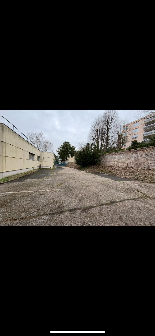 À VENDRE ? PLACES DE PARKING AÉRIENNES