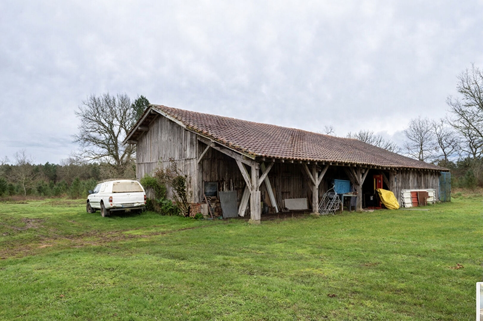 Maison 3 chambres  isolée, combles aménageable et dépendance