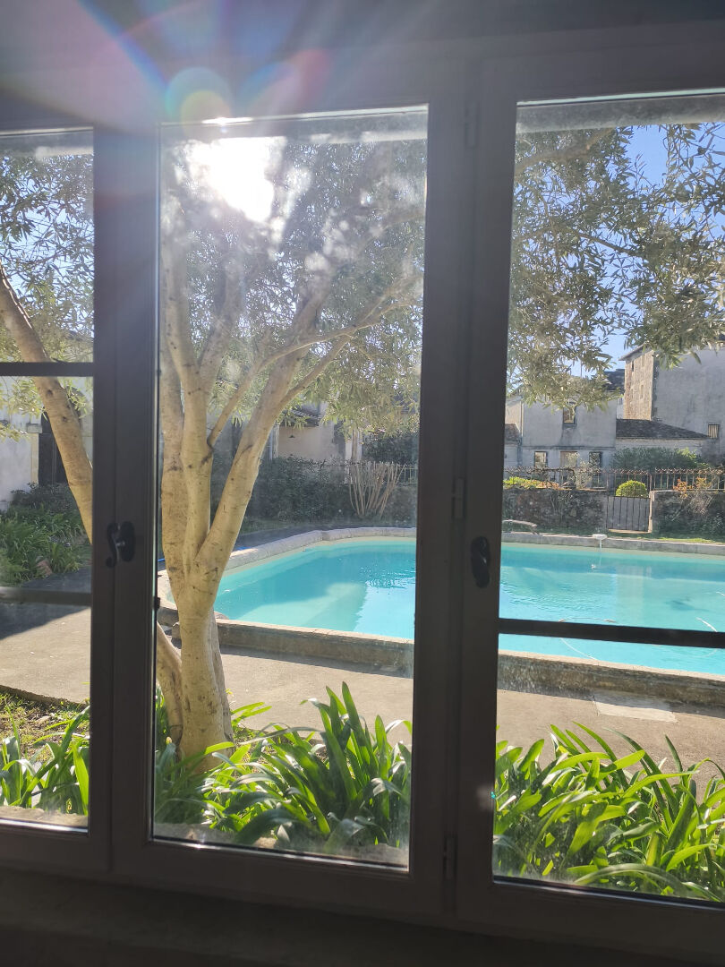 Maison T2 transformable en T3 dans un domaine privé avec piscine et parking au centre de SAINT SEVER