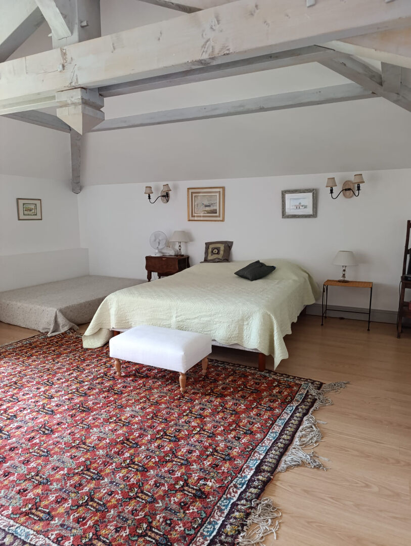 Belle maison familiale de caractère  dans un domaine privé avec piscine , jardin et parking à SAINT SEVER