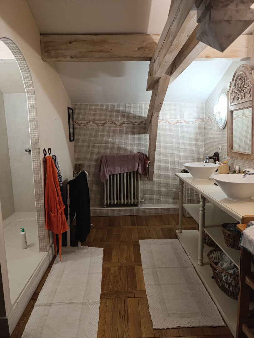 Belle maison familiale de caractère  dans un domaine privé avec piscine , jardin et parking à SAINT SEVER