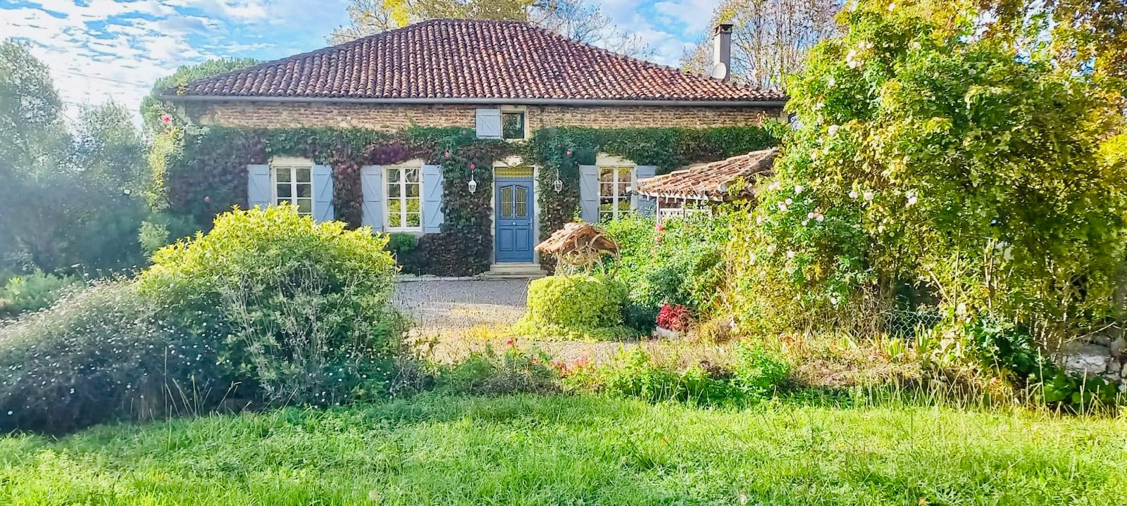 Maison de charme à 10mn de Saint Sever et de Grenade sur l'Adour sur parc de 2 hectares de nature préservée