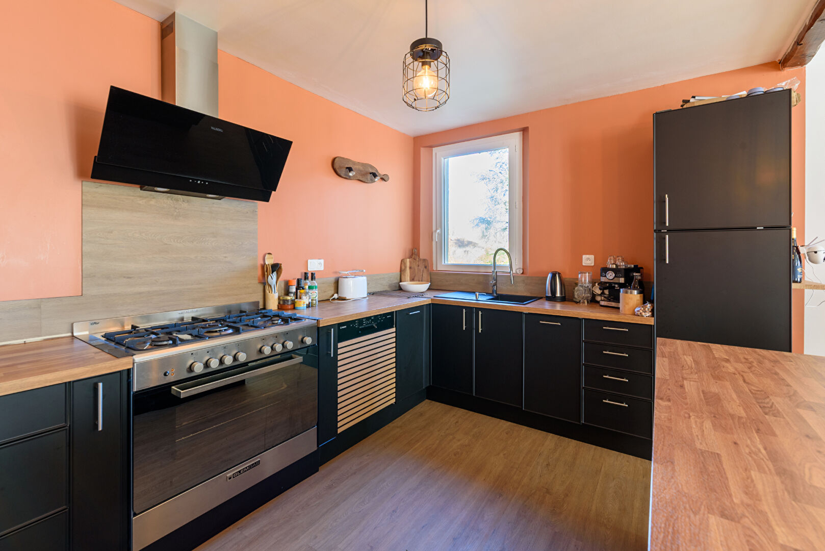 Maison 3 chambres un bureau garage en sous sol centre ville de SAINT SEVER