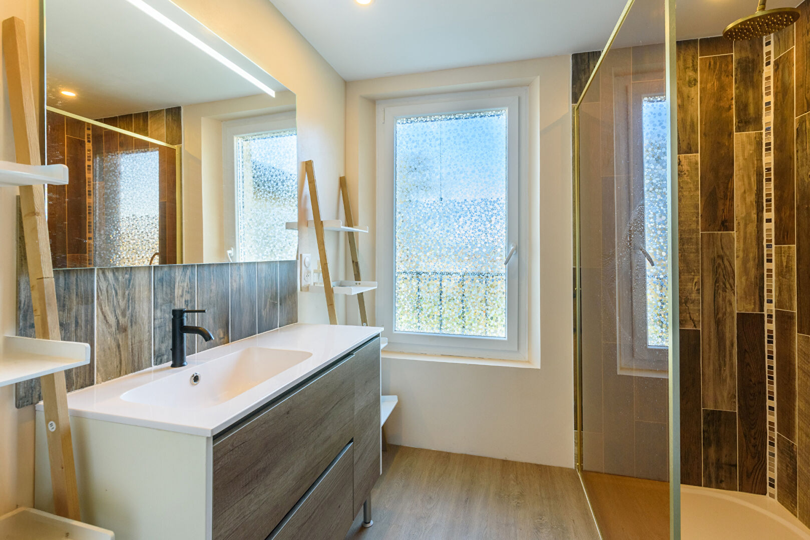 Maison 3 chambres un bureau garage en sous sol centre ville de SAINT SEVER