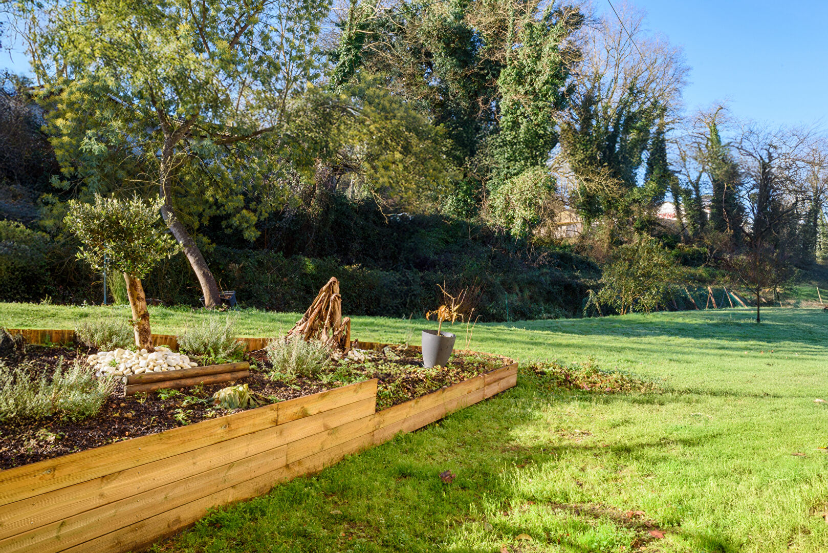 Maison 3 chambres un bureau garage en sous sol centre ville de SAINT SEVER