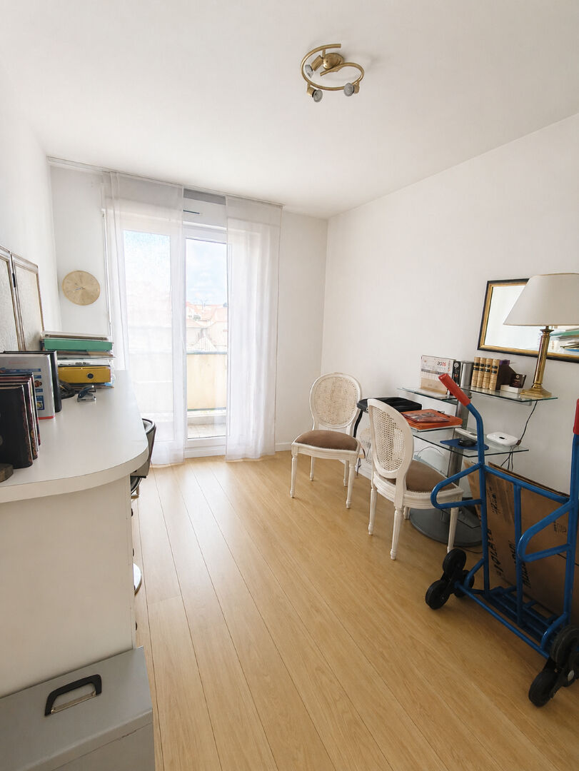 Dax, Appartement T4 de standing dernier étage avec loggia