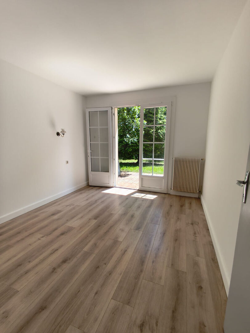 A MONT DE MARSAN, maison de plain pied 3 chambres possibilité d'en créer une autre dans le grenier