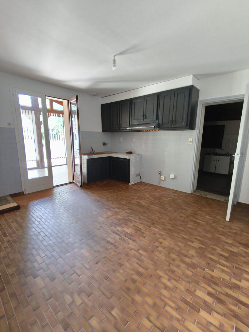 A MONT DE MARSAN, maison de plain pied 3 chambres possibilité d'en créer une autre dans le grenier