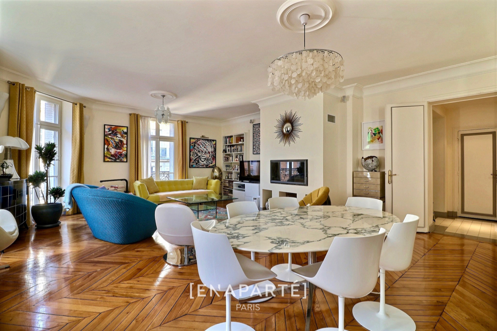 Photo Vente / Rue d'Hauteville / 5 pièces / En parfait état / Beaux volumes image 3/6