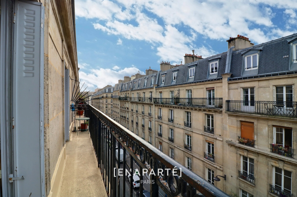 Photo A LOUER - JULES JOFFRIN - ETAGE ELEVE - BALCON image 2/6