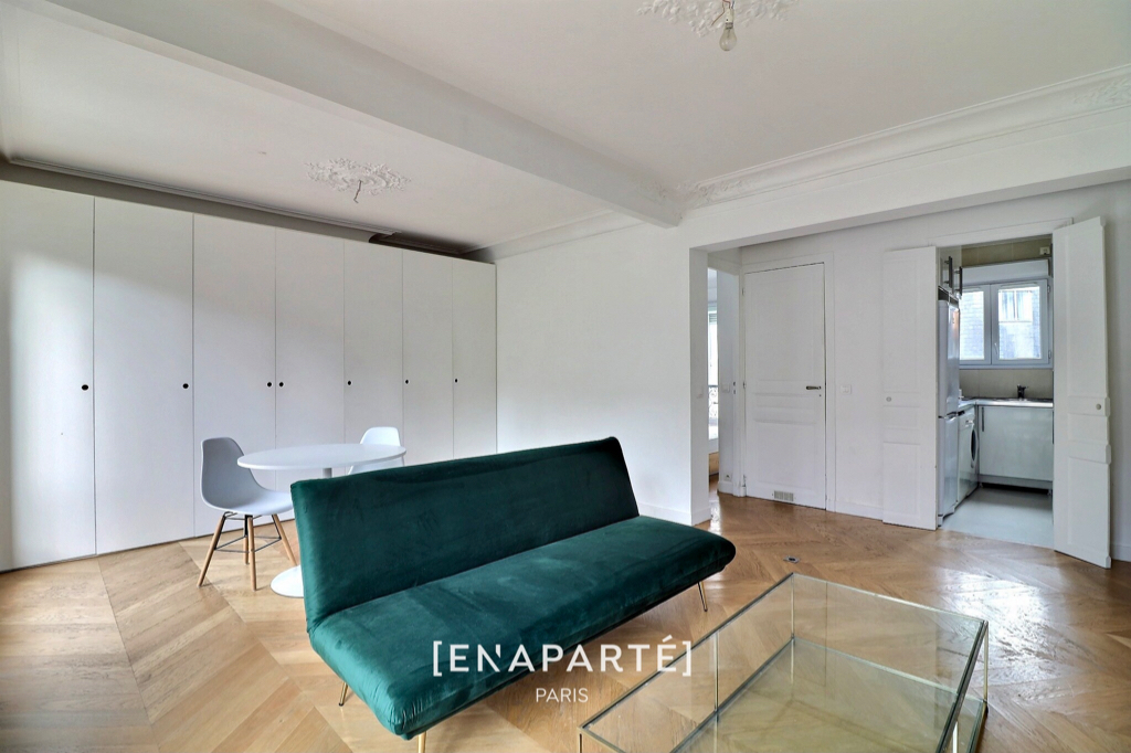 Photo A LOUER - JULES JOFFRIN - ETAGE ELEVE - BALCON image 6/6