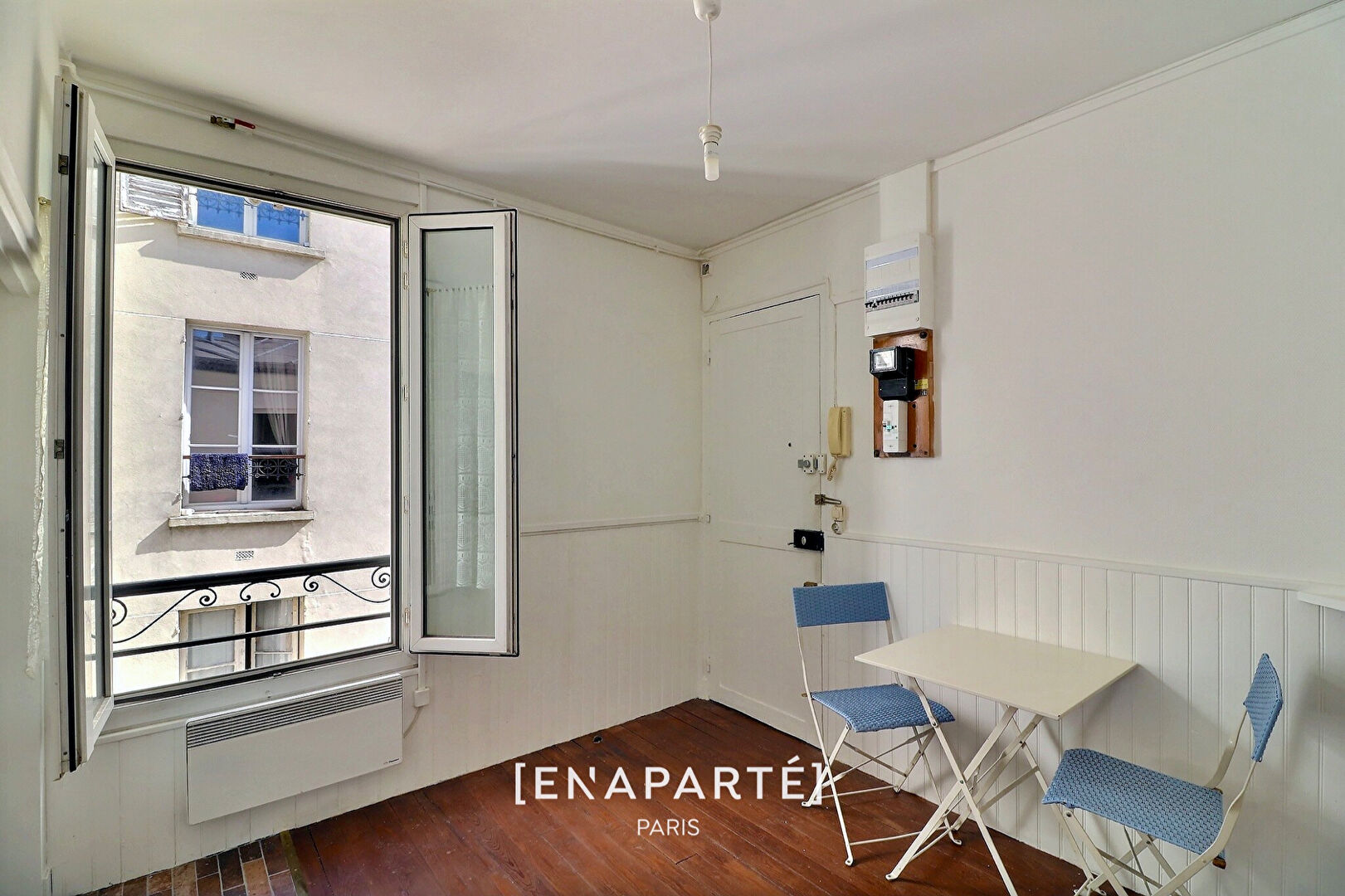 Photo Vente / 75018 / Rue de Chartres - Goutte d'Or / 2 Pièces / Dernier étage / Calme absolu image 3/6