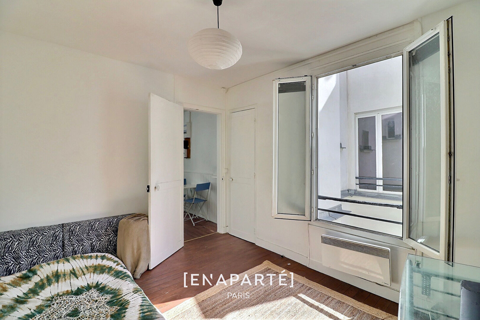 Photo Vente / 75018 / Rue de Chartres - Goutte d'Or / 2 Pièces / Dernier étage / Calme absolu image 6/6