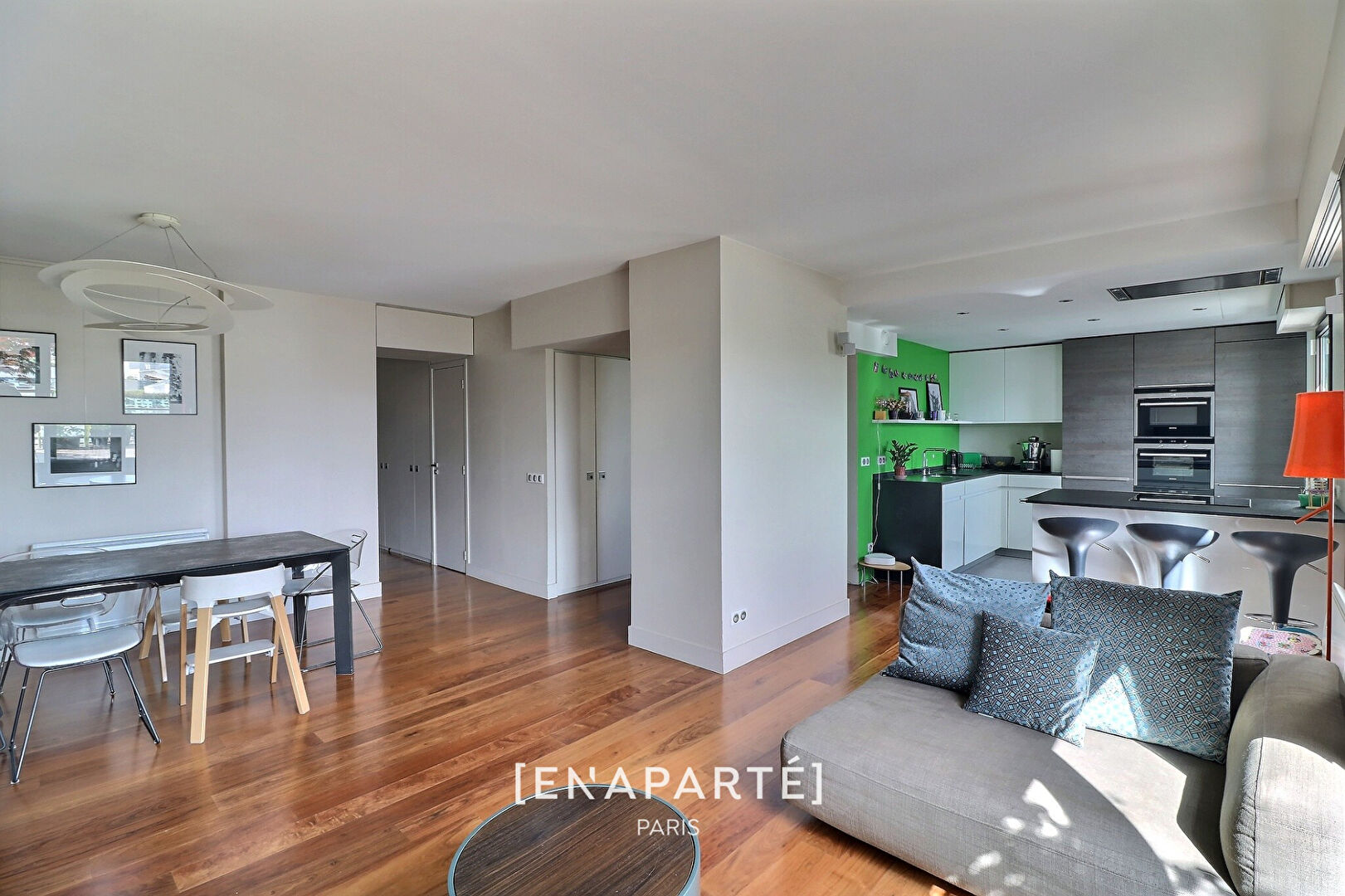 A LOUER APPARTEMENT MEUBLE-GREFFULHE- 5P TERRASSE -