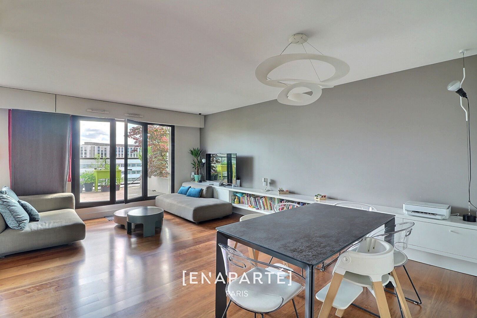 Photo A LOUER APPARTEMENT MEUBLE-GREFFULHE- 5P TERRASSE - image 3/6