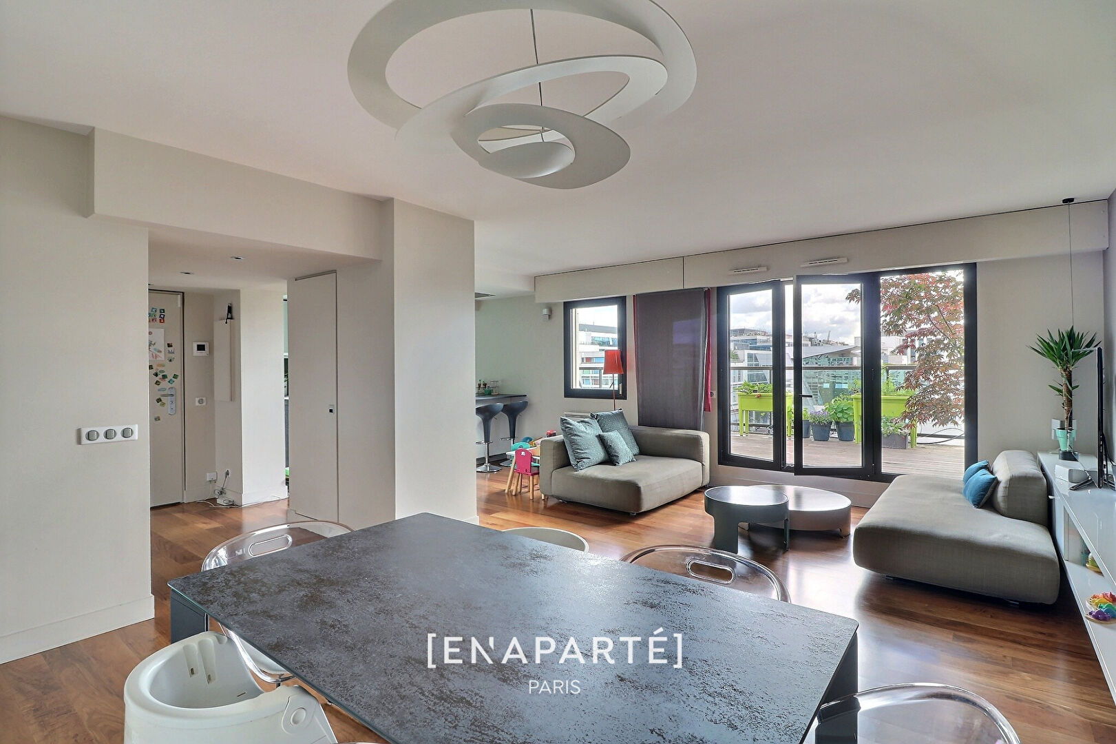 Photo A LOUER APPARTEMENT MEUBLE-GREFFULHE- 5P TERRASSE - image 4/6