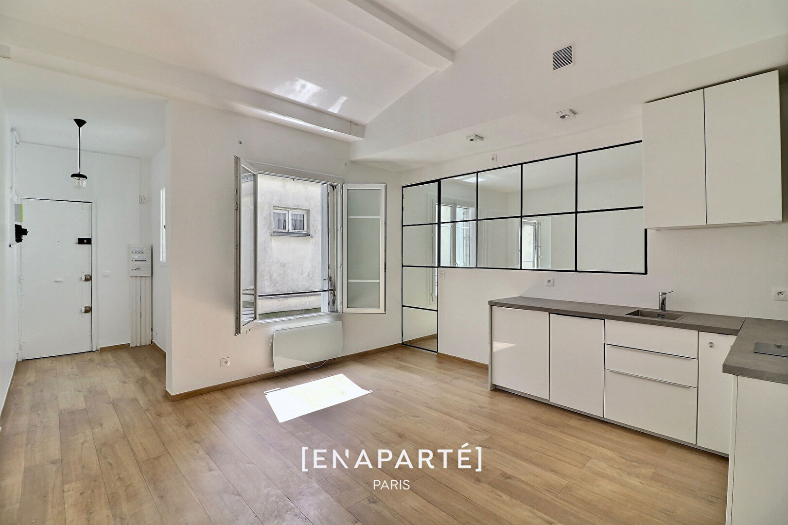 Agence immobilière de 
 En Aparte Paris - En Aparté Paris 
