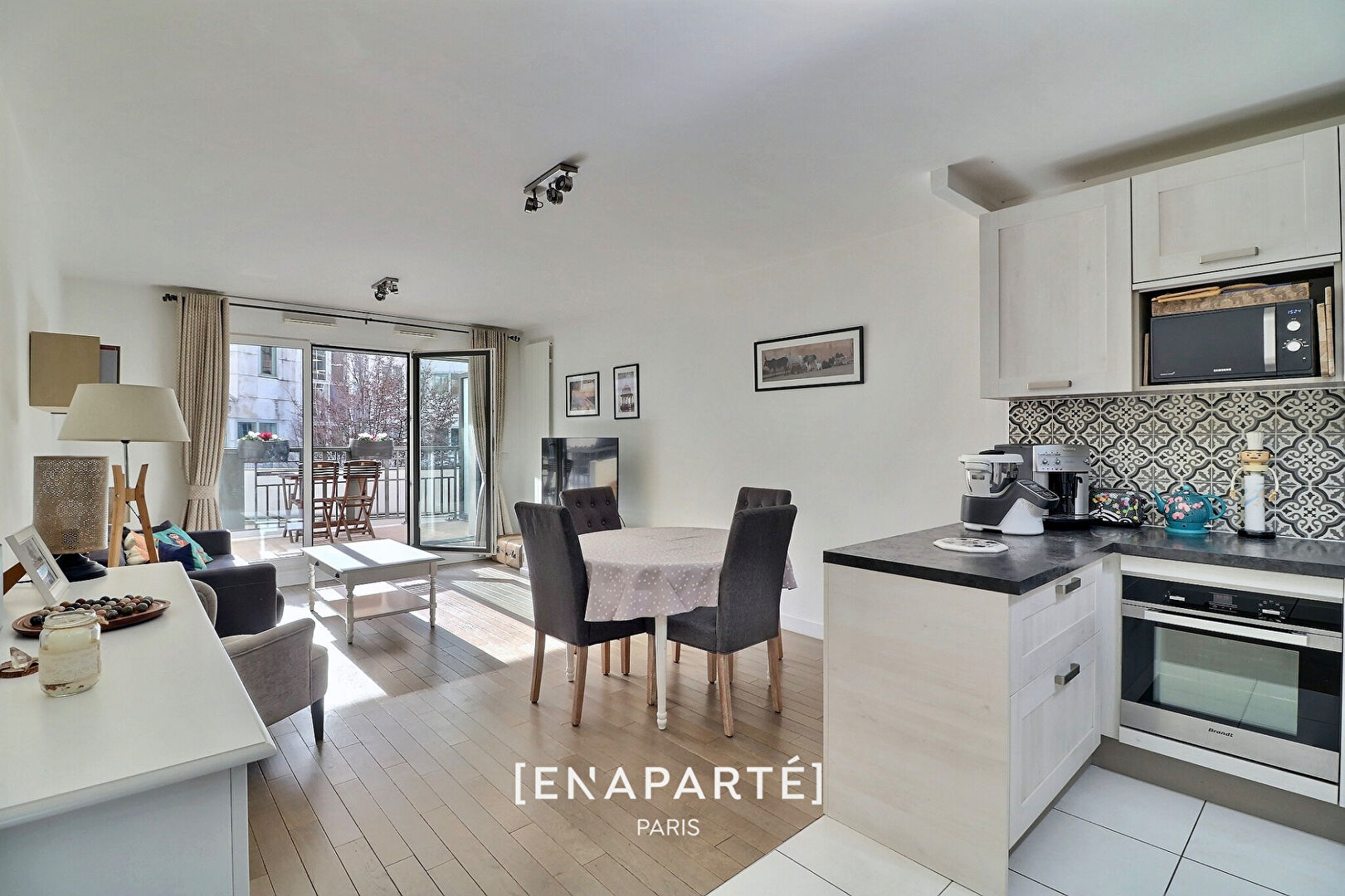 Vente / Levallois - Collange / 3 Pièces / Balcons / Plein Sud