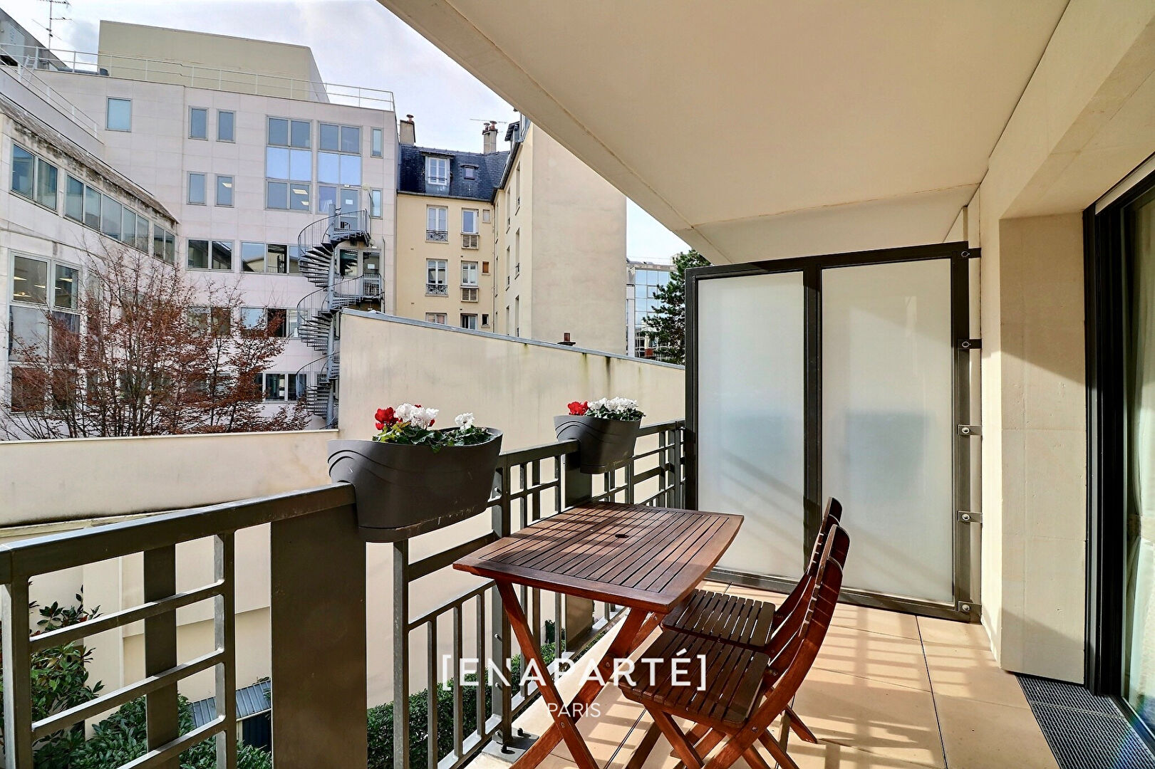 Photo Vente / Levallois - Collange / 3 Pièces / Balcons / Plein Sud image 3/6