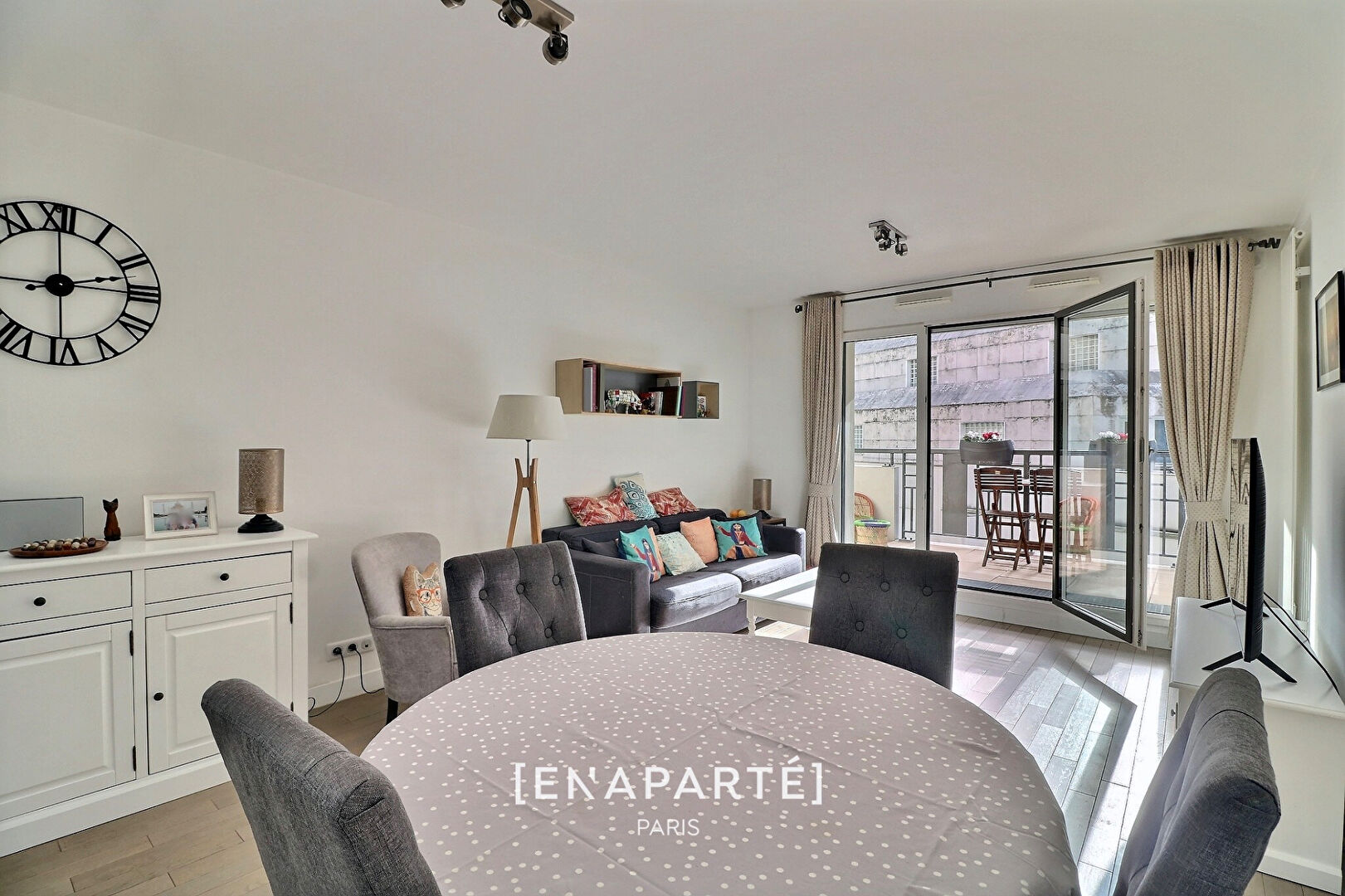 Photo Vente / Levallois - Collange / 3 Pièces / Balcons / Plein Sud image 6/6
