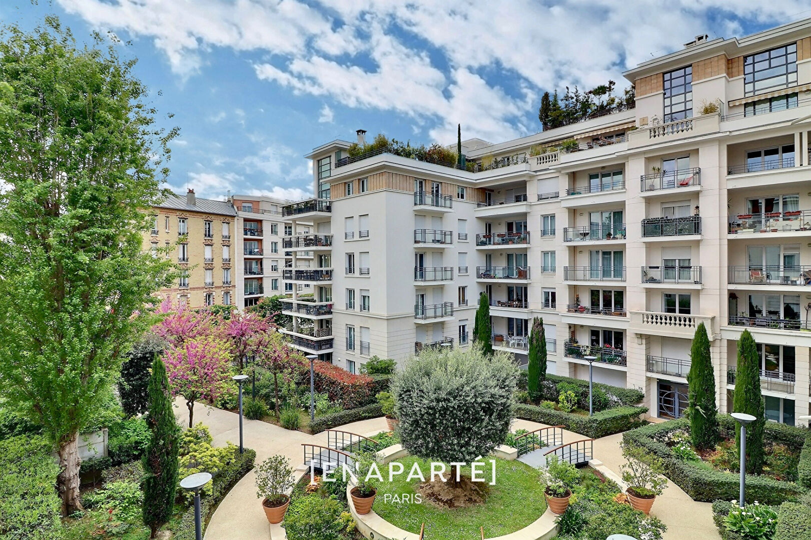 Photo Vente / 92400 / Rue du Président Kruger - Centre - Gare / 2 Pièces / Résidence de standing / Grand Balcon / exposé Sud-Ouest / Plan optimisé image 4/6