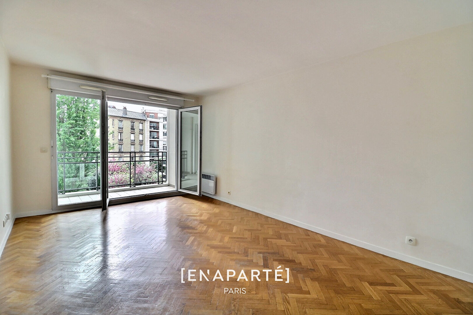 Photo Vente / 92400 / Rue du Président Kruger - Centre - Gare / 2 Pièces / Résidence de standing / Grand Balcon / exposé Sud-Ouest / Plan optimisé image 5/6