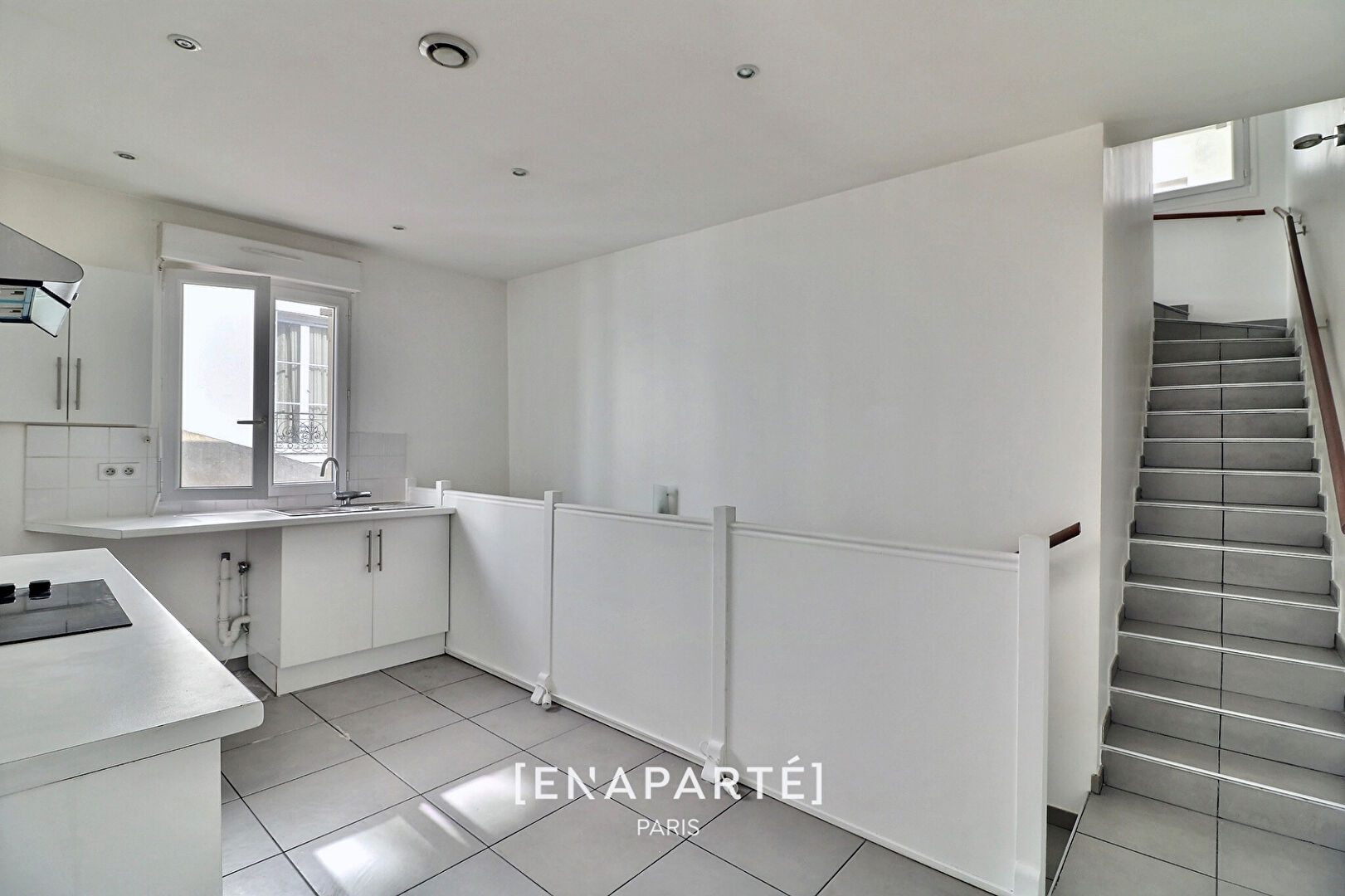 Photo Vente / 92400 / Rue de Bezons - Centre - Gare / 3 Pièces / Comme une maison / Au calme sur cour / exposé Sud-Ouest image 3/6