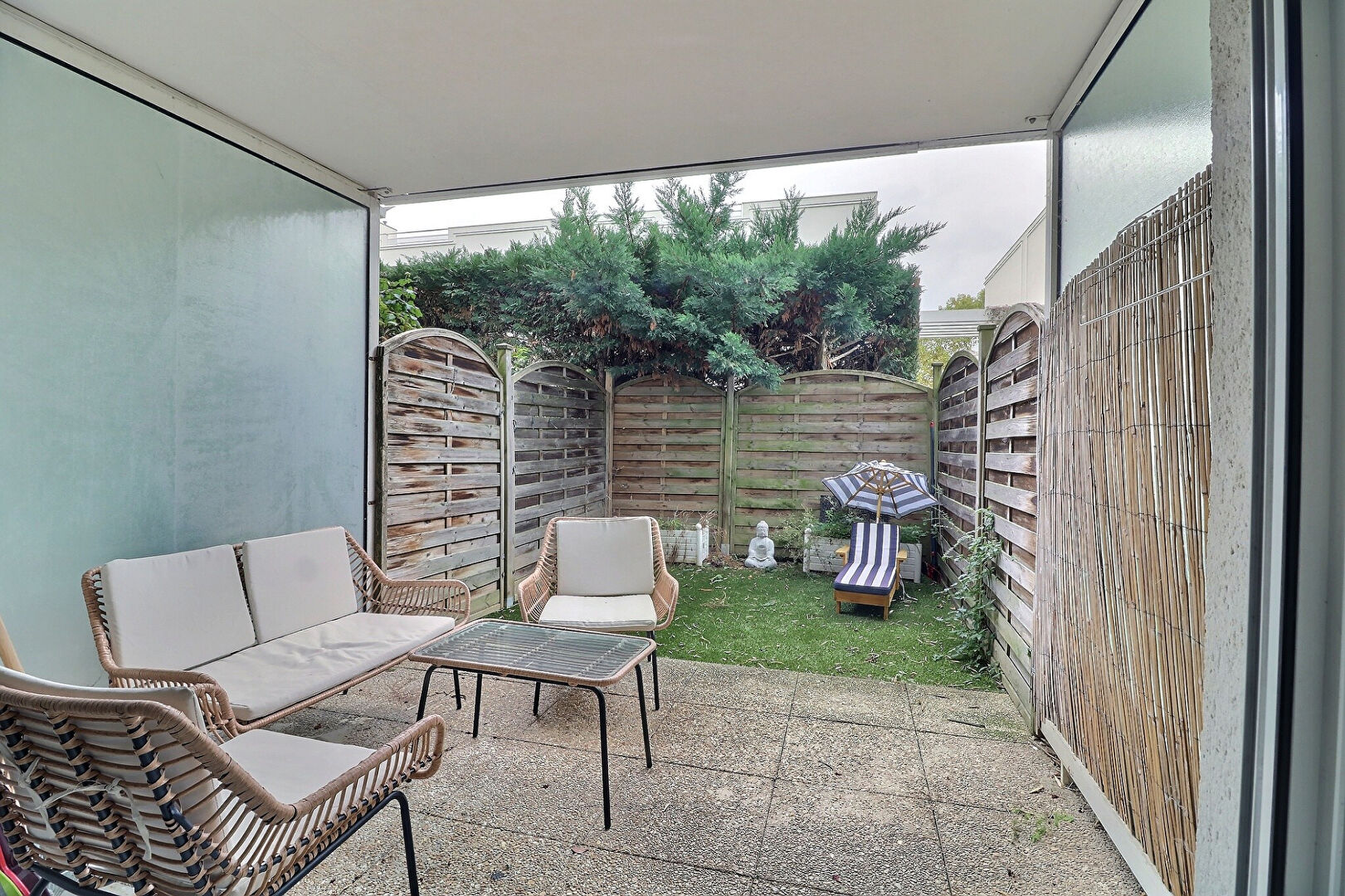 Suresnes/Puteaux - T2 - En parfait état - Terrasse privative - Calme absolu