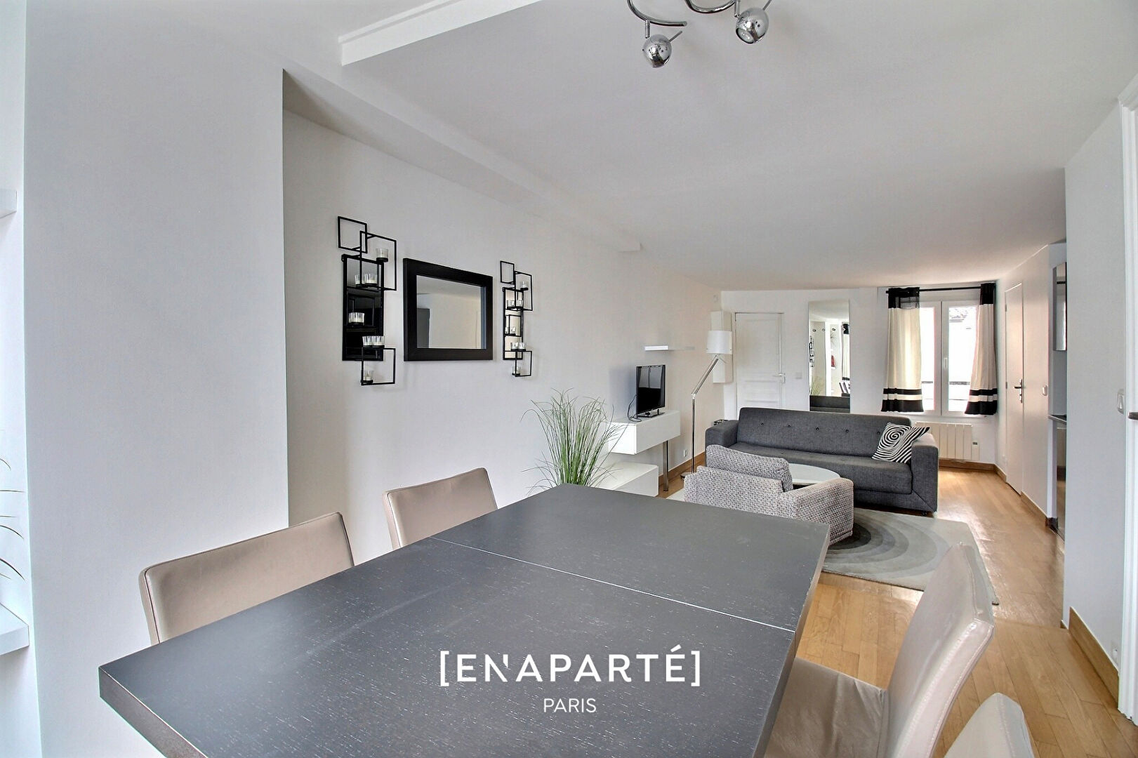 Agence immobilière de 
 En Aparte Paris - En Aparté Paris 
