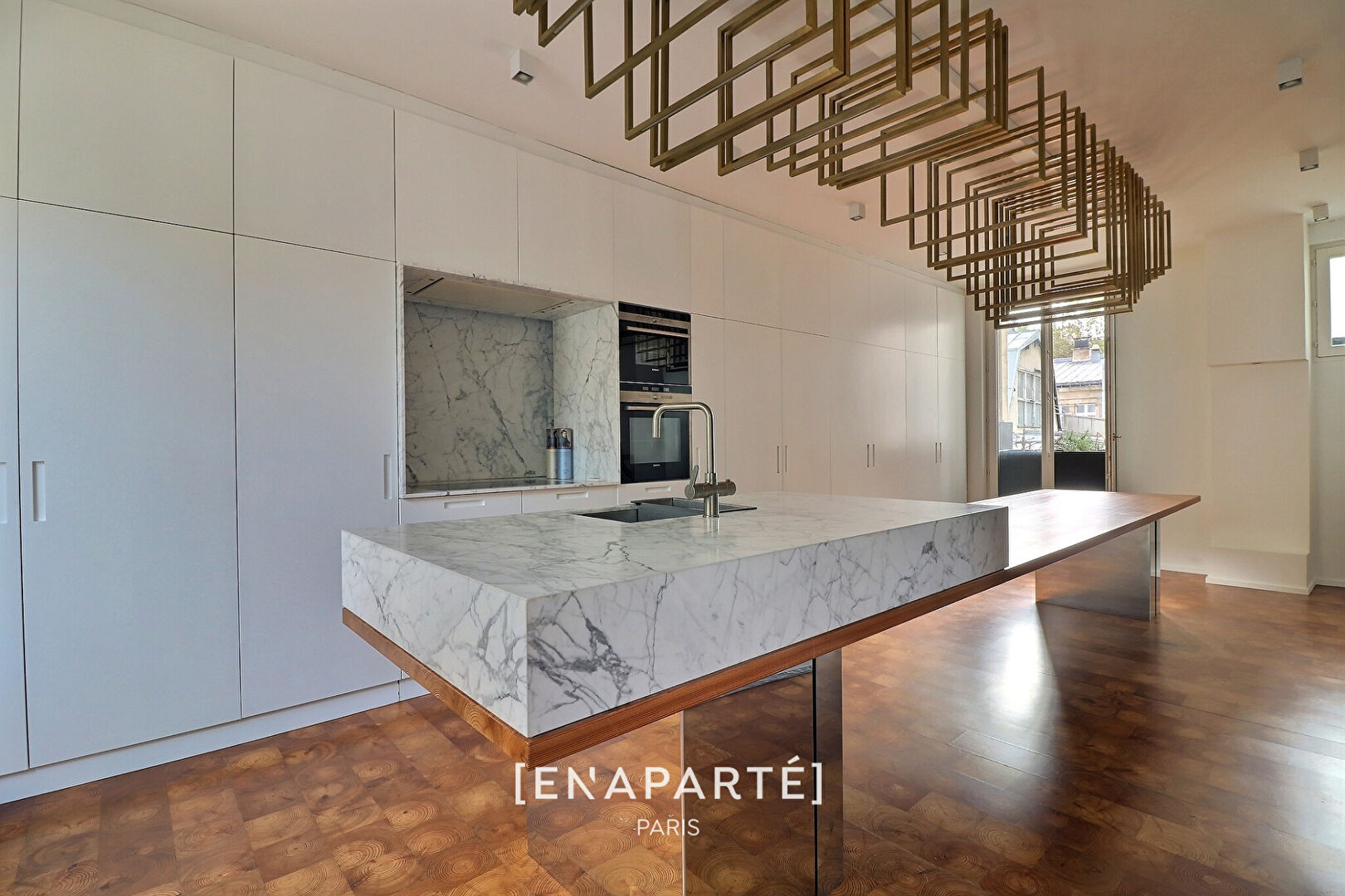Agence immobilière de 
 En Aparte Paris - En Aparté Paris 
