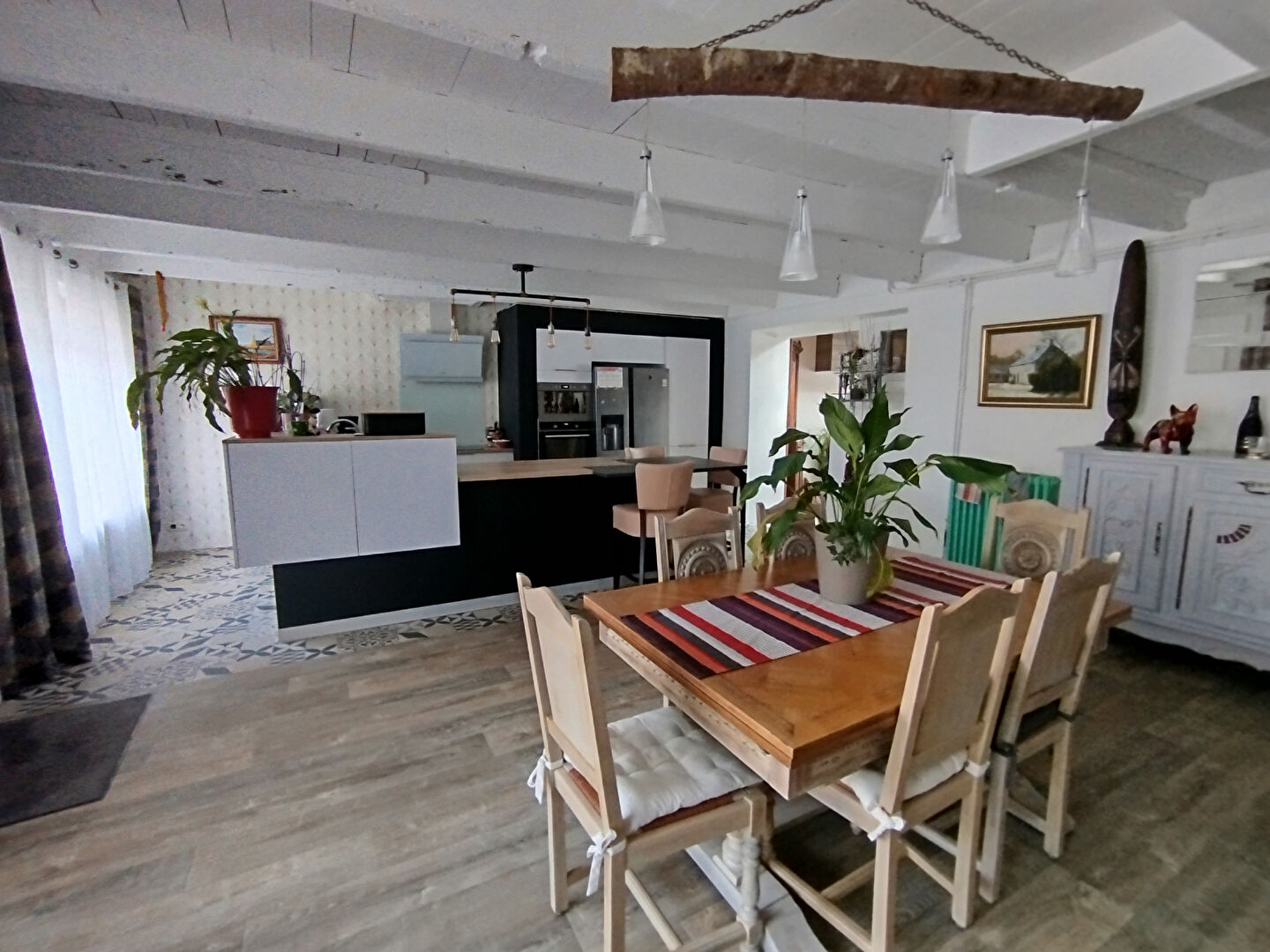 Maison à vendre à COMMANA - 185 m²