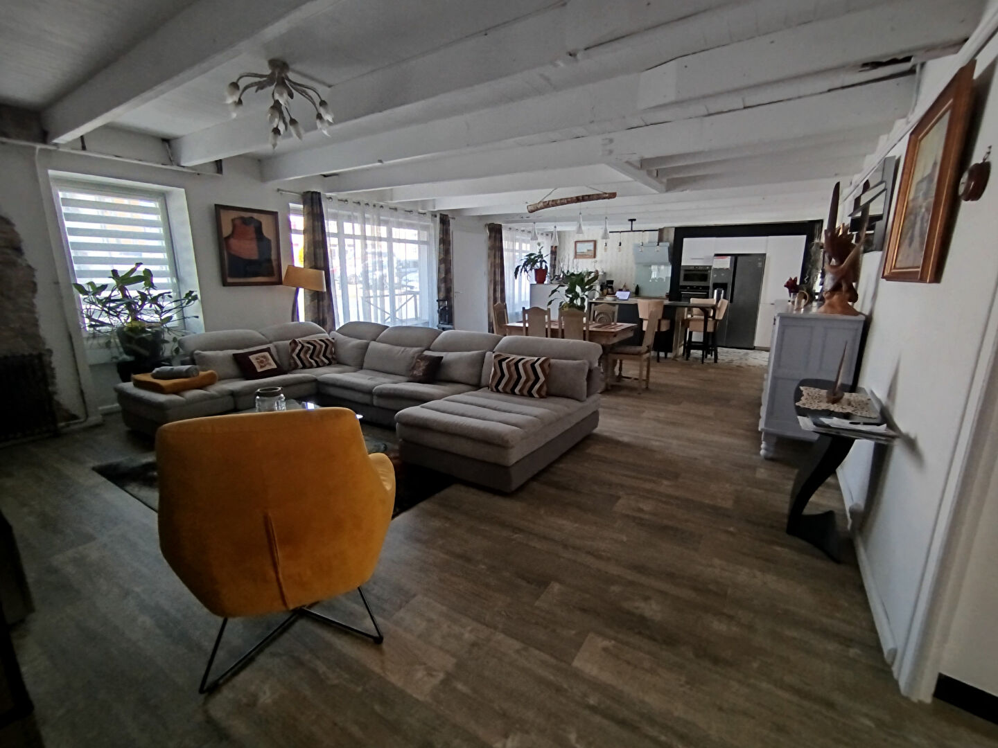 Maison à vendre à COMMANA - 185 m²