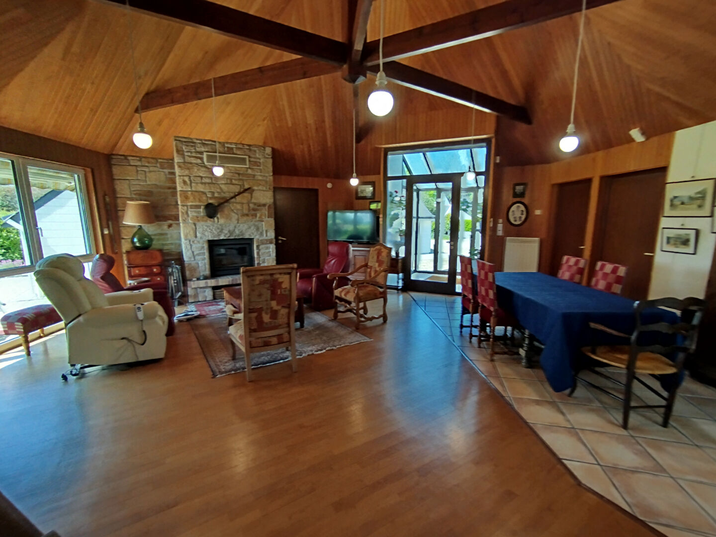 A vendre Maison à Lampaul Guimiliau T9 de 195m²