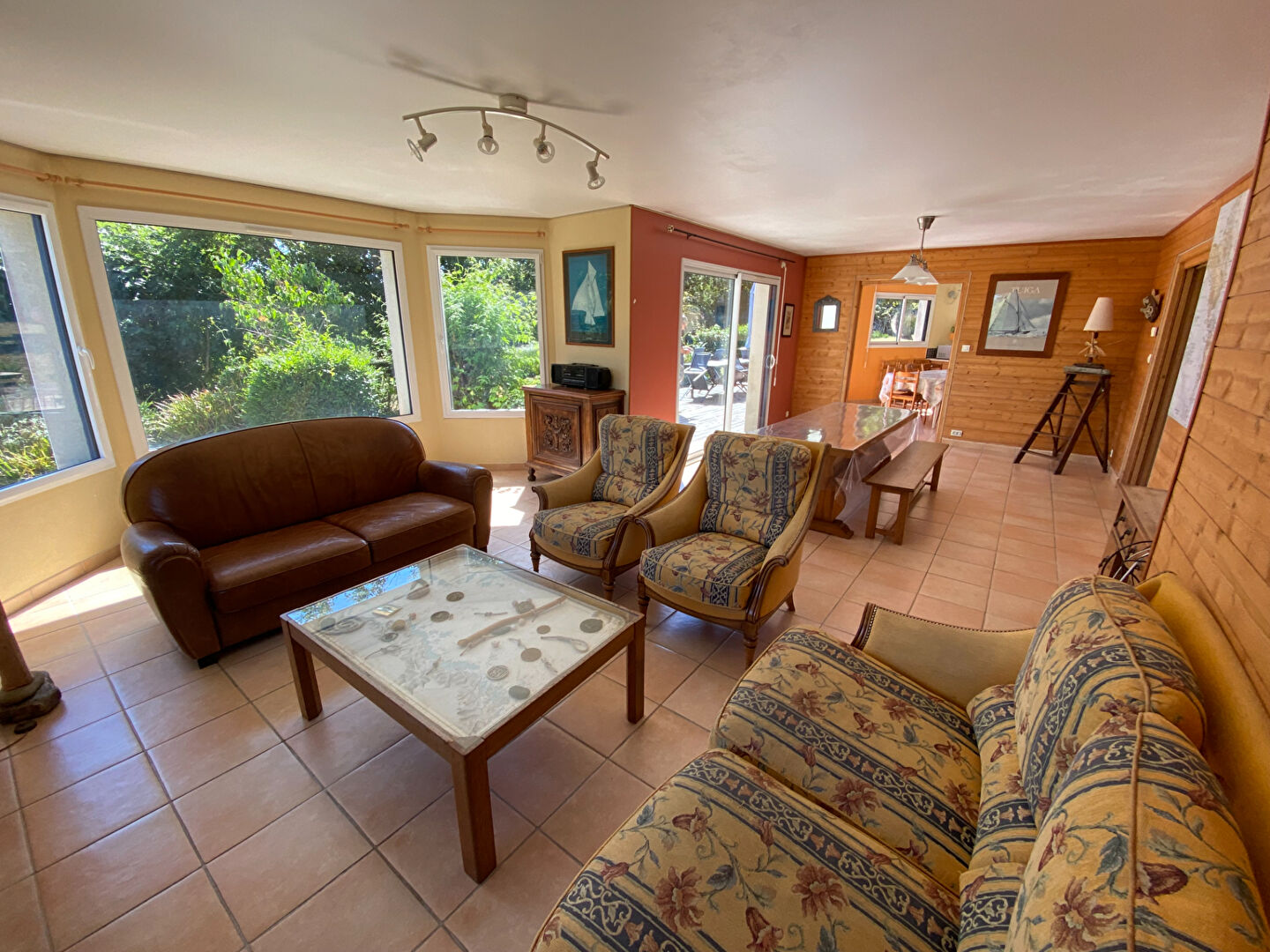 Photo Maison spacieuse à vendre à Crozon - 5 chambres et grand terrain ! image 2/6