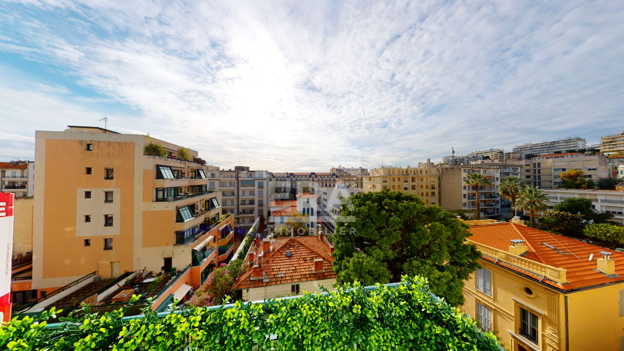 NICE - FLEURS : MAGNIFIQUE 2 PIÈCES AVEC BALCON PLEIN SUD
