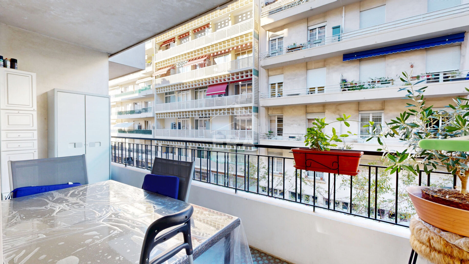 NICE - FLEURS : GRAND 2 PIÈCES AVEC TERRASSE