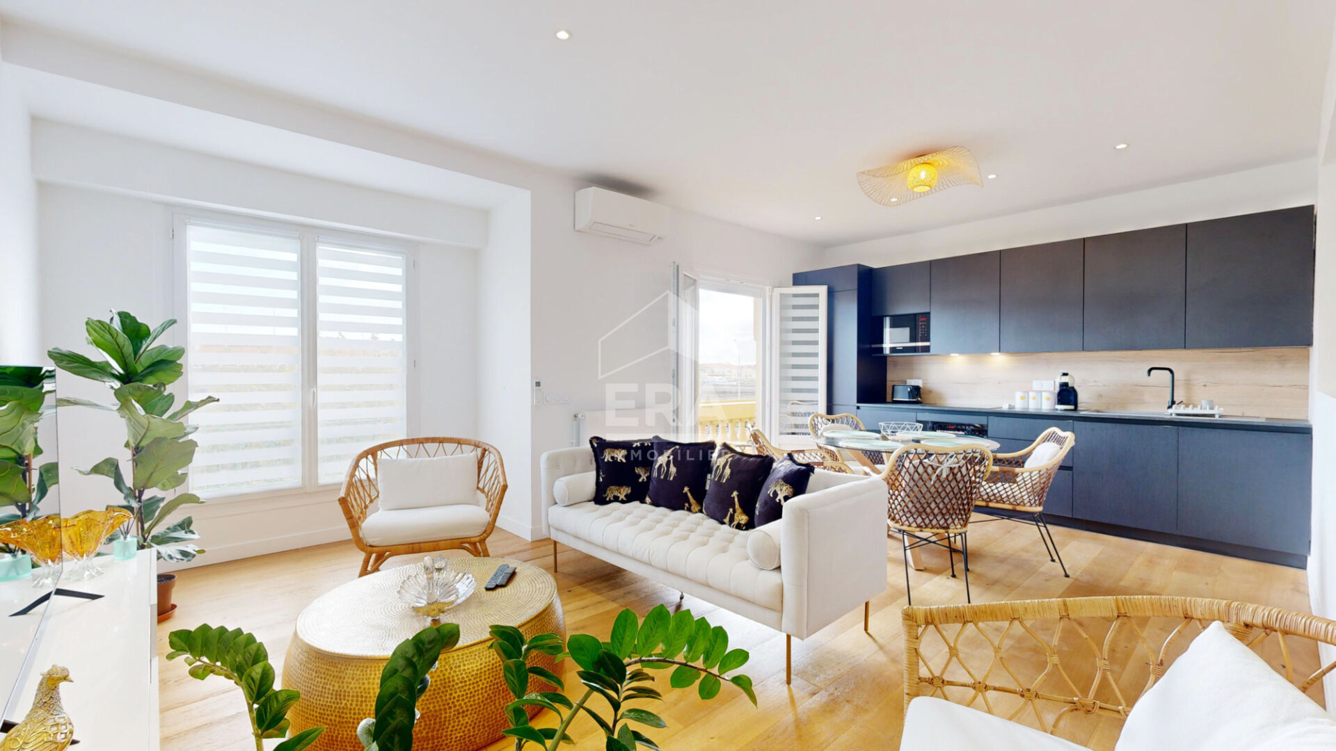 Photo NICE - GAMBETTA / PARC IMPÉRIAL : MAGNIFIQUE 3 PIÈCES TRAVESRSANT AVEC BALCON image 1/6